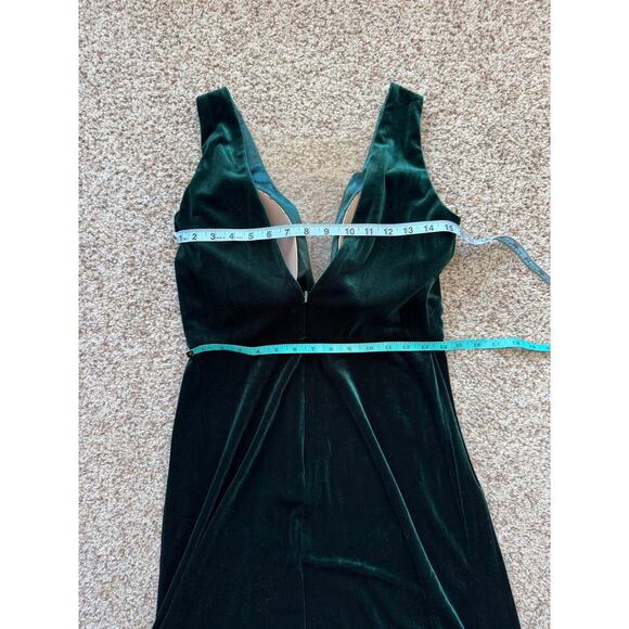 Jenny Yoo Collection, Logan Dress; 12; Green Velvet plunging neckline; Formal - Picture 10 of 12